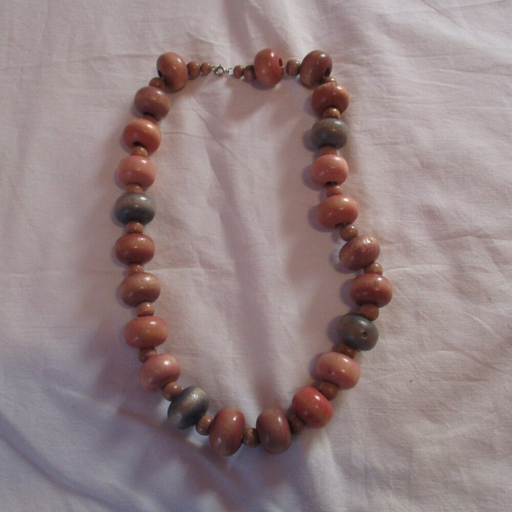 Vintage Wooden Round Beaded Necklace 20 inches Red Blue - Picture 2 of 6